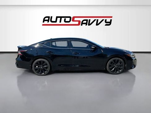 Used 2022 Nissan Maxima SR w/ Sport Mat Group image 8