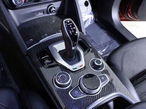 Used 2023 Alfa Romeo Stelvio Estrema image 34