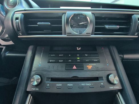 Used 2019 Lexus IS 300 AWD image 23