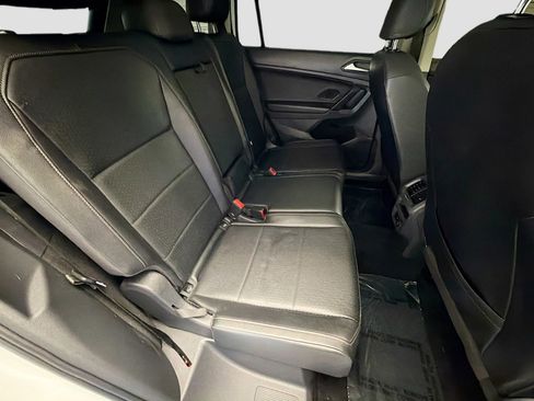 Used 2019 Volkswagen Tiguan SEL FWD image 14
