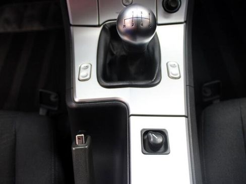 Used 2007 Chrysler Crossfire Coupe image 38