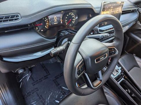 Used 2022 Jeep Compass Altitude image 10