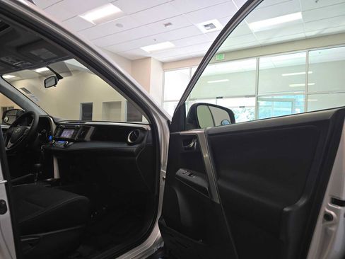 Used 2015 Toyota RAV4 XLE AWD/4WD image 26