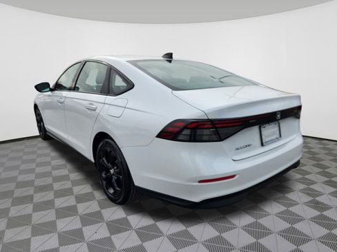 Certified 2025 Honda Accord SE image 3