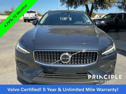 Certified 2025 Volvo V60 B5 Cross Country Plus image 3