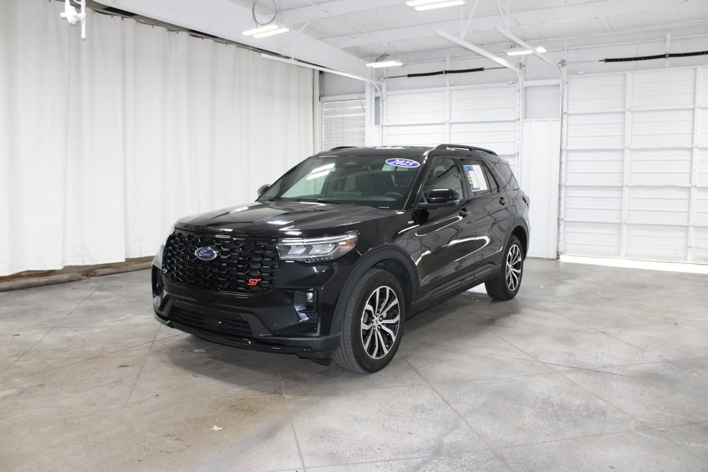 Used 2025 Ford Explorer ST-Line AWD/4WD image 4