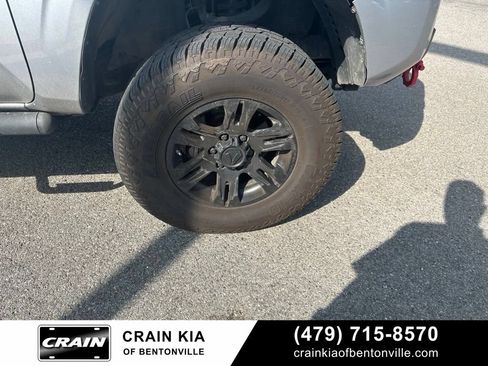 Used 2021 Toyota Tacoma SR AWD/4WD image 11