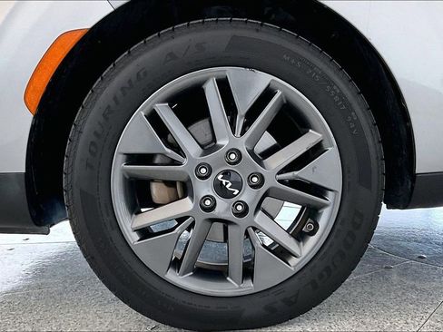 Used 2022 Kia Soul EX image 11