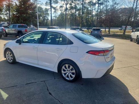 Certified 2026 Toyota Corolla LE image 3