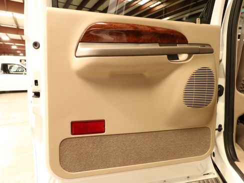 Used 2000 Ford Excursion Limited image 23