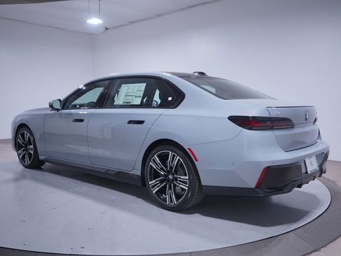 New 2026 BMW i7 eDrive50 w/ M Sport Package RWD image 3