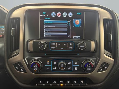 Used 2019 GMC Sierra 2500 Denali w/ Duramax Plus Package AWD/4WD image 18
