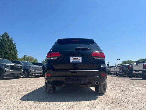 Used 2020 Jeep Grand Cherokee Altitude AWD/4WD image 9
