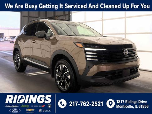 Used 2026 Nissan Kicks SR FWD image 1