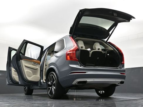 Used 2021 Volvo XC90 T6 Momentum w/ Advanced Package image 38