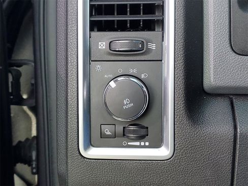 Used 2018 RAM 1500 Big Horn image 17