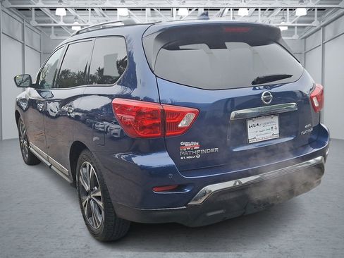 Used 2020 Nissan Pathfinder Platinum image 3