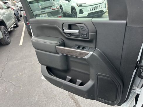 Used 2022 Chevrolet Silverado 2500 LTZ w/ LTZ Plus Package image 26