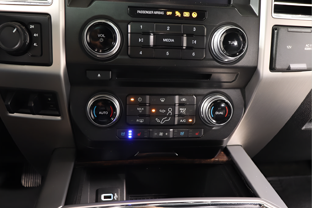 Used 2017 Ford F250 Platinum w/ Platinum Ultimate Package AWD/4WD image 30