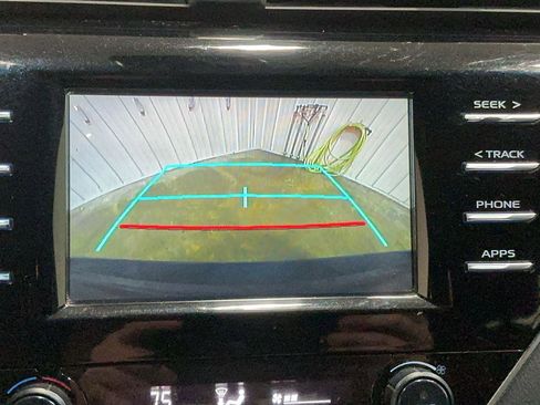 Used 2018 Toyota Camry SE image 14