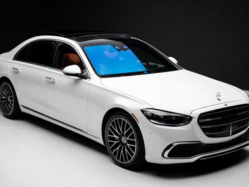 Used 2023 Mercedes-Benz S 580 4MATIC Sedan w/ 3D Technology Package image 41