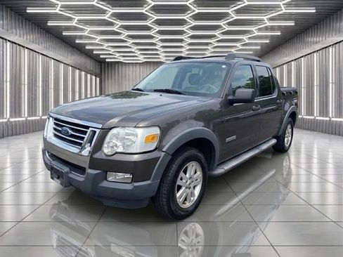 Used 2008 Ford Explorer Sport Trac XLT AWD/4WD image 1
