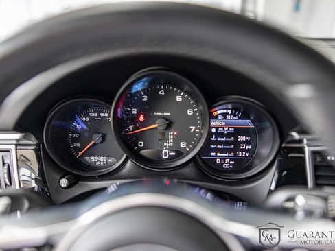 Used 2018 Porsche Macan AWD/4WD image 23