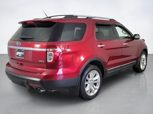 Used 2014 Ford Explorer XLT w/ Equipment Group 202A AWD/4WD image 3