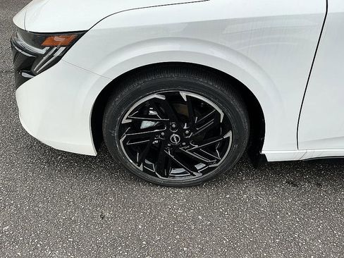 New 2026 Nissan Sentra SR w/ SR Premium Package image 7