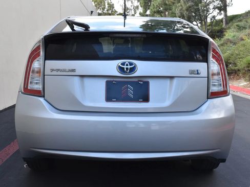 Used 2012 Toyota Prius Two FWD image 4