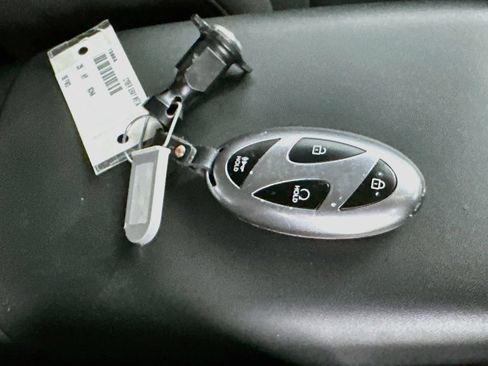 Used 2025 Hyundai Kona SE FWD image 32