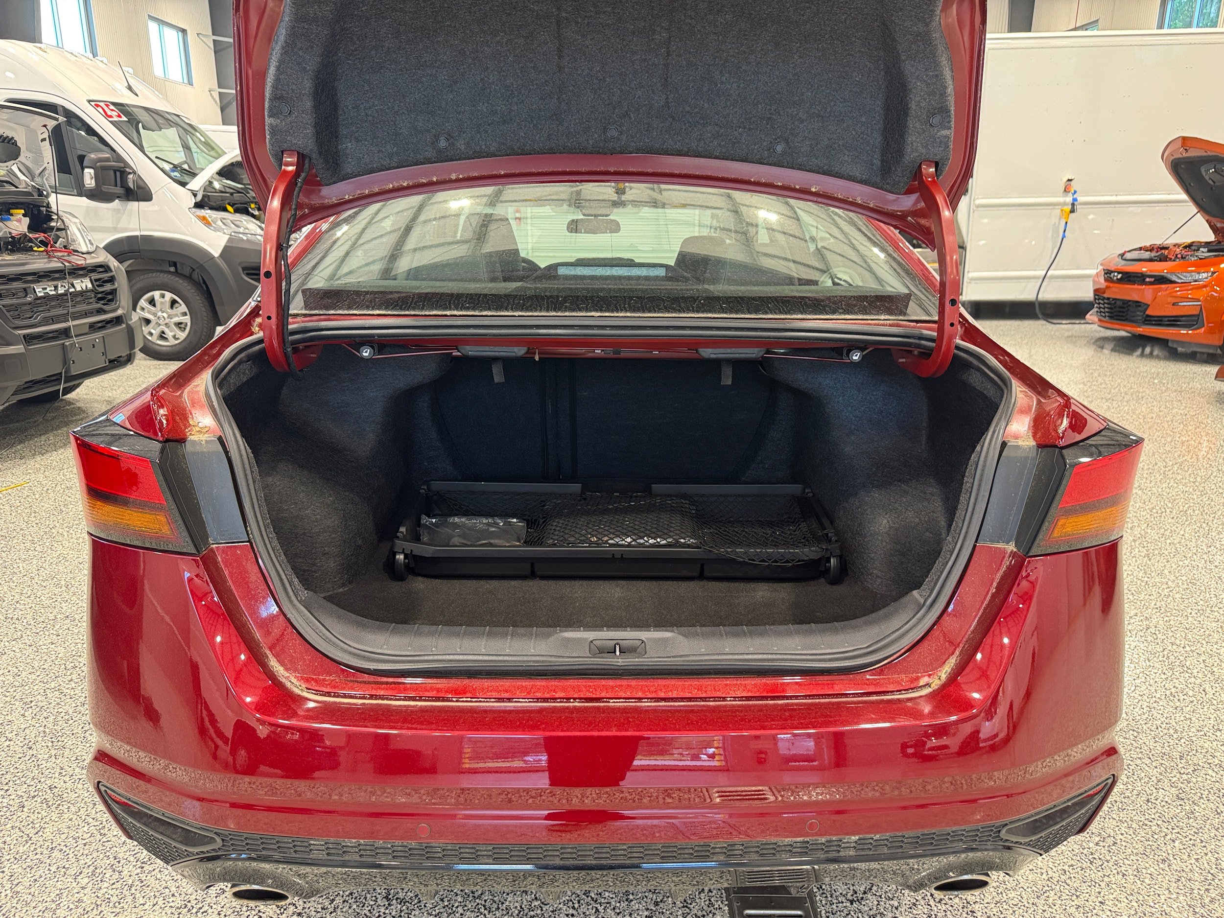 Used 2024 Nissan Altima 2.5 SR w/ SR Premium Package AWD/4WD image 8