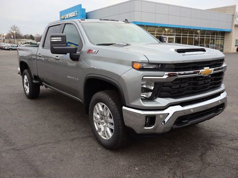 New 2026 Chevrolet Silverado 3500 LT w/ True North Edition image 2
