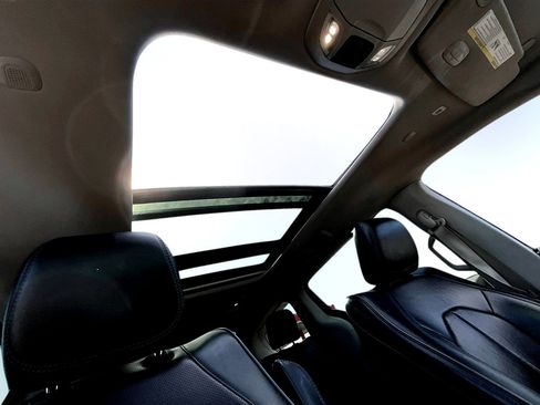 Used 2019 Chrysler Pacifica Limited image 21