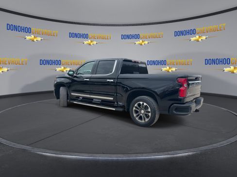 Used 2023 Chevrolet Silverado 1500 High Country w/ Technology Package image 9