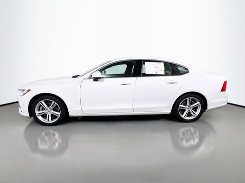 Used 2017 Volvo S90 T5 Momentum w/ Convenience Package image 9