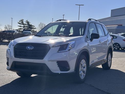 Certified 2023 Subaru Forester Base image 3