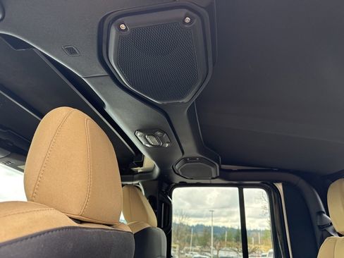 Used 2023 Jeep Gladiator Willys image 24