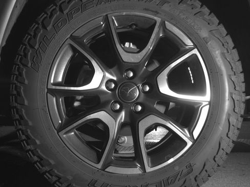 Used 2025 Jeep Compass Trailhawk AWD/4WD image 14