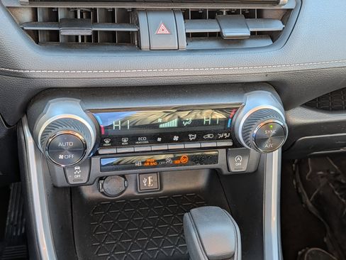 Certified 2025 Toyota RAV4 XLE image 25