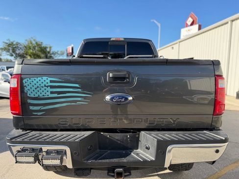 Used 2016 Ford F250 Lariat w/ Lariat Ultimate Package image 4