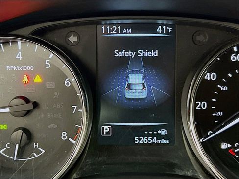 Used 2017 Nissan Rogue SV w/ SV Premium Package image 11