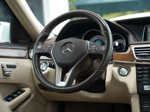 Used 2015 Mercedes-Benz E 350 4MATIC Wagon image 31