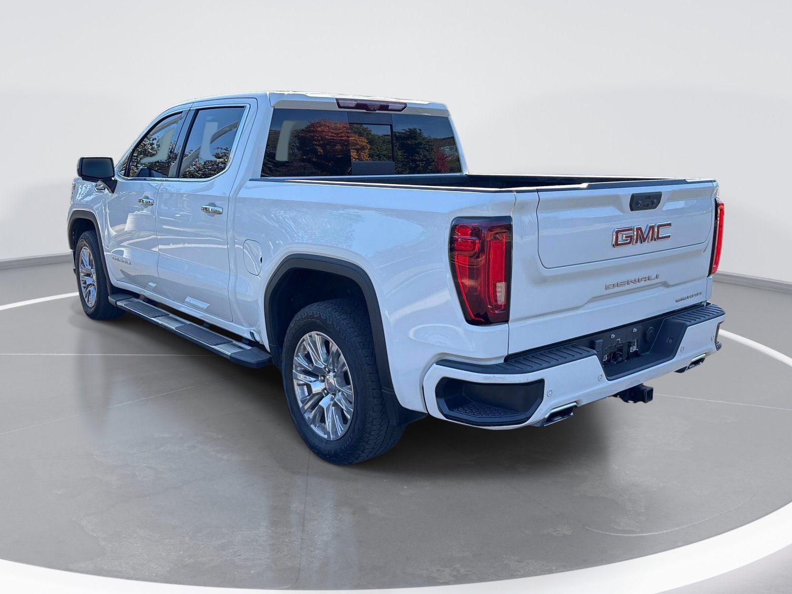 Used 2022 GMC Sierra 1500 Denali w/ Technology Package AWD/4WD image 6