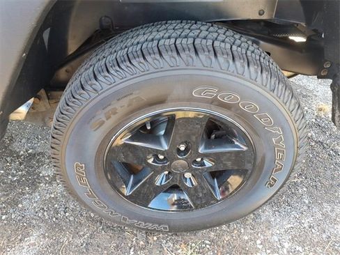 Used 2018 Jeep Wrangler Unlimited Sport S image 12