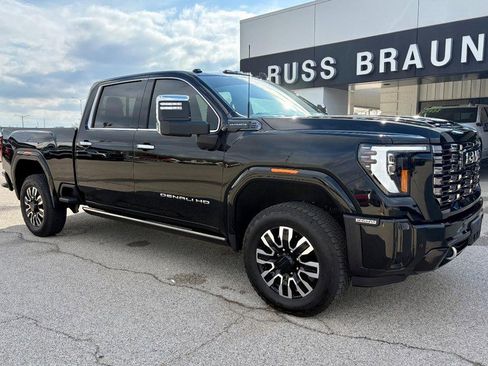 Used 2025 GMC Sierra 2500 Denali Ultimate w/ Max Trailering Package image 2