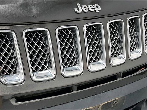 Used 2016 Jeep Compass High Altitude FWD image 34