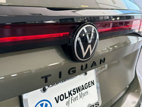 New 2026 Volkswagen Tiguan SE R-Line FWD image 33