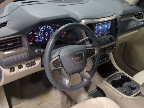 Used 2023 GMC Acadia Denali w/ Denali Technology Package AWD/4WD image 12