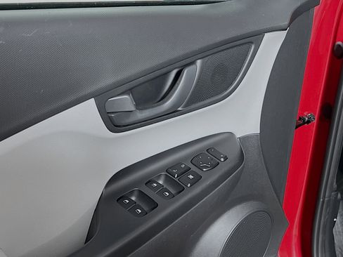 Used 2022 Hyundai Kona SEL image 17